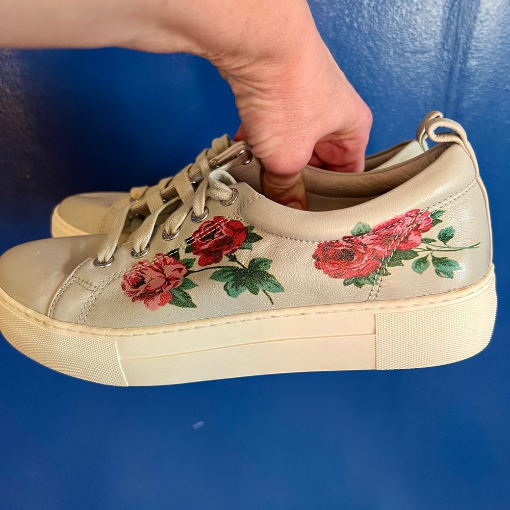 J Slides NYC Grey Floral Leather women’s 7.5